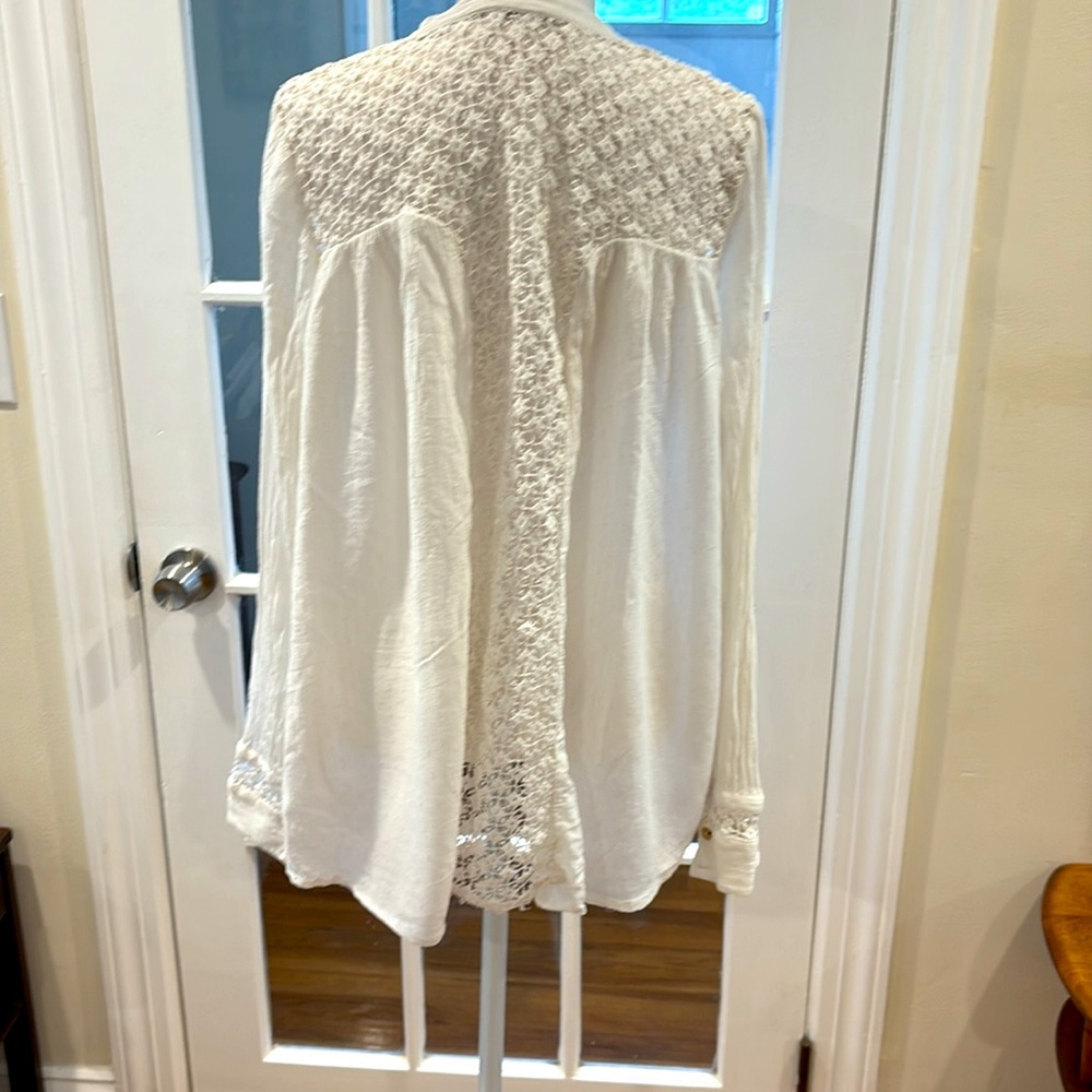 Free People ‘The Best’ Oversized Lace Back Button Down Shirt. Size M - Picture 5 of 9